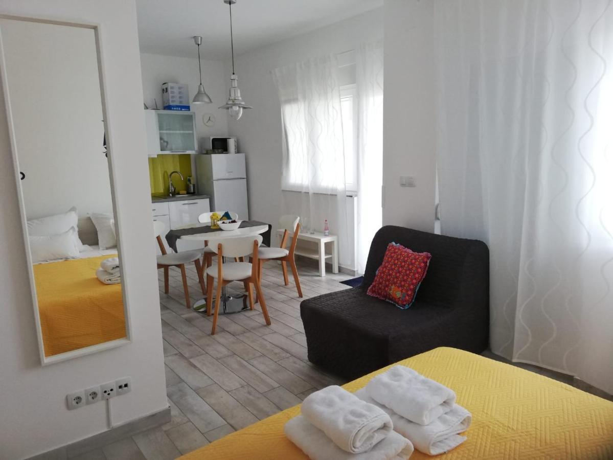 Apartment Villa Franci Pag Town Exterior photo