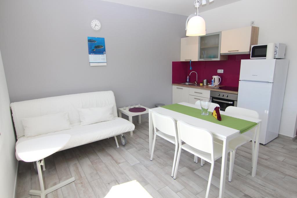 Apartment Villa Franci Pag Town Exterior photo